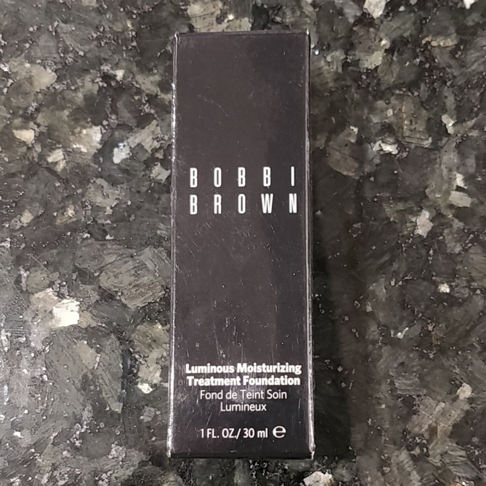 Bobbi Brown luminious moisturizing foundation, Warm Natural 4.5, NWT